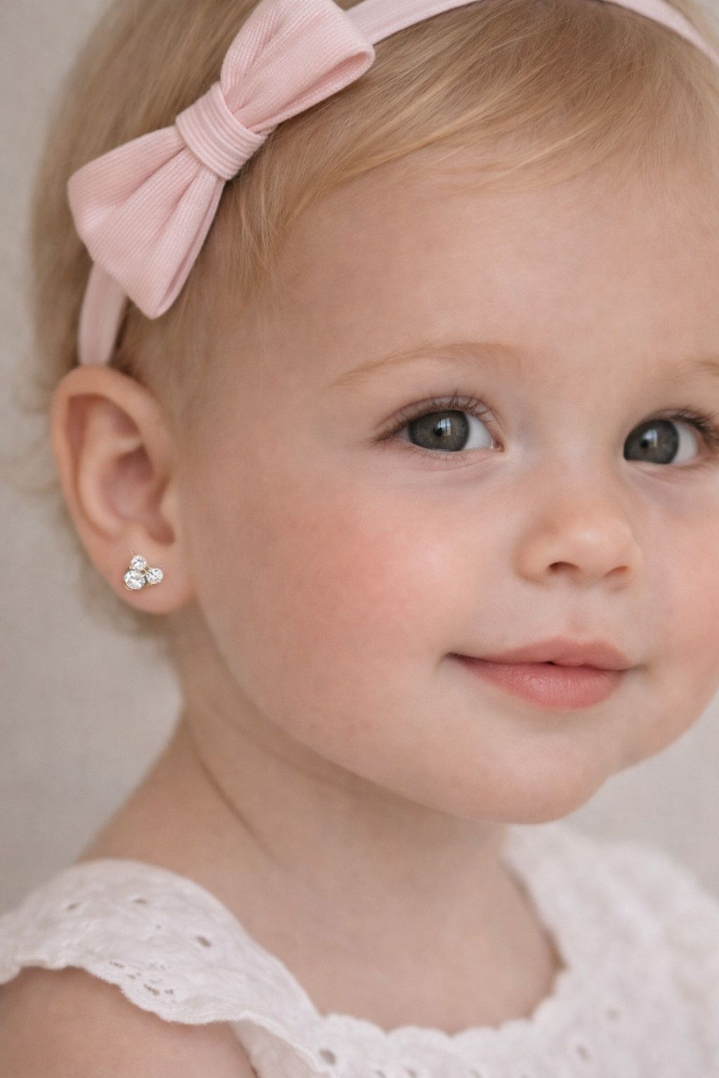 Brinco trio de brilhantes em ouro amarelo 18k (foto 1)